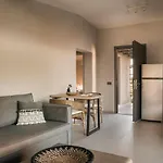 Ammos Suite-grand Blue Apartman
